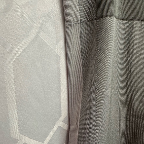 Outdoor Voices Seamless Smooth 7/8 Legging Graphite/Dove S - Picture 6 of 9